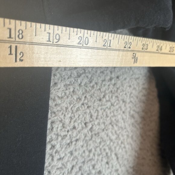 Taylor Swift Official The Eras Tour Crewneck Sweatshirt Black Size Small - Picture 4 of 5